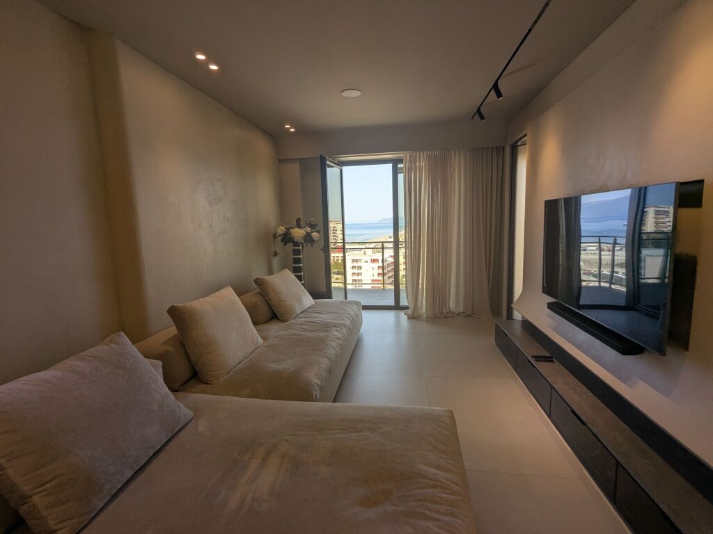AFFITTASI APPARTAMENTO 1+1 SUL LUNGOMARE DI VLORE