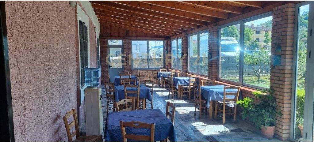 Local Bar for Sale in Berat!