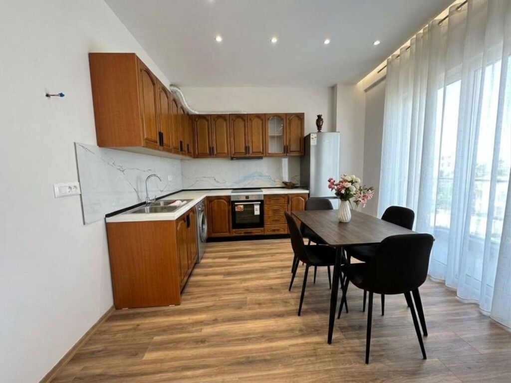 Qira,Apartament 2+1+2, Jordan Misja,Tiranë.