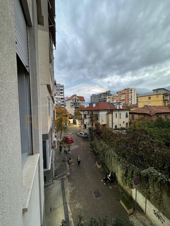 Qera, Apartament 2+1+2, Pazari i Ri.