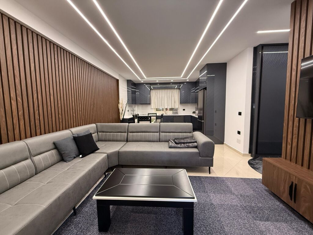 Shitet Apartament 2+1– Lungomare, Vlorë