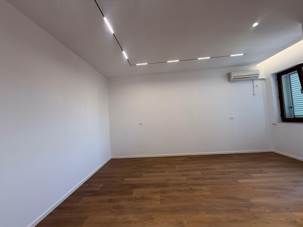 Shitet Apartament 2+1 📍 Selitë, pranë Supermarket Xhangollit
