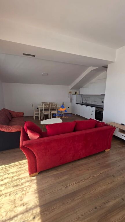 SHITET VILE 4 KATESHE "KODRA E PRIFTIT" 560.000 EURO