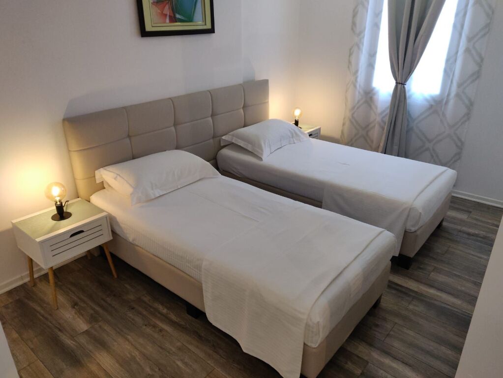 Apartament me qira pranë Shkollës Italiane, Vollga