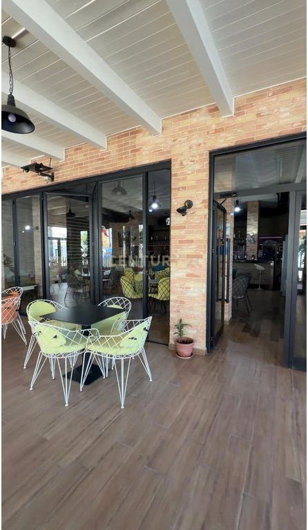 BAR ME QIRA AFATGJATË – HYRJA E DURRËSIT, PRANË GALAKTIKUT