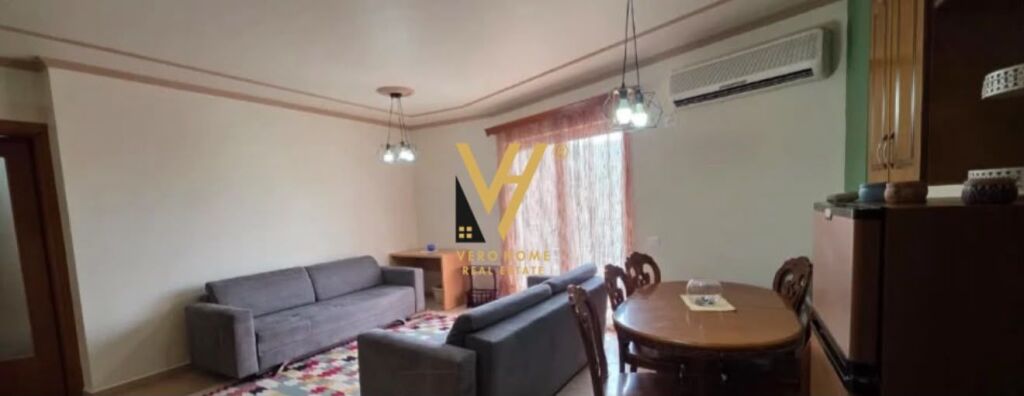 JEPET APARTAMENT 2+1+BLK ME QIRA TE RRUGA E DIBRES 55.000 LEKE