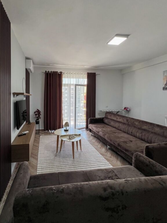 Affitto | Apartament 2 + 1 | Rruga 5 Maji | 650 €/mese