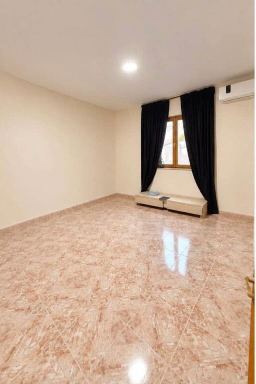 JEPET ME QIRA SHTEPI 3-KATËSHE – KINOSTUDIO, TIRANË