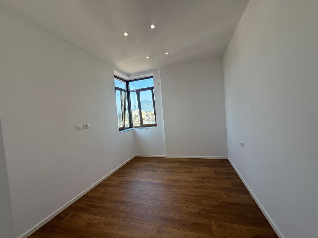 Shitet Apartament 2+1 📍 Selitë, pranë Supermarket Xhangollit