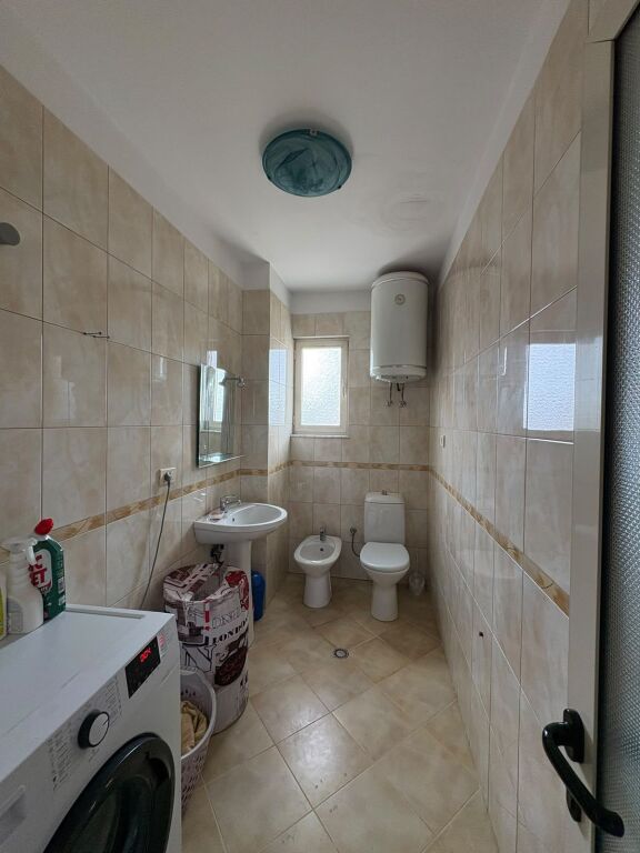 Apartament me qera 2+2+2+ambient gatime me vehte 📍Pazari Ri, rruga Hoxha Tahsin, prane sheshit Avni Rustemi