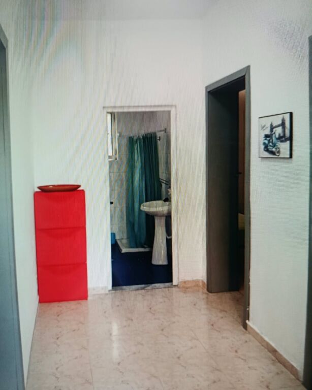 Qera | Shtëpi private 2 + 1 | Ambasada amerikane | 350 €/muaj