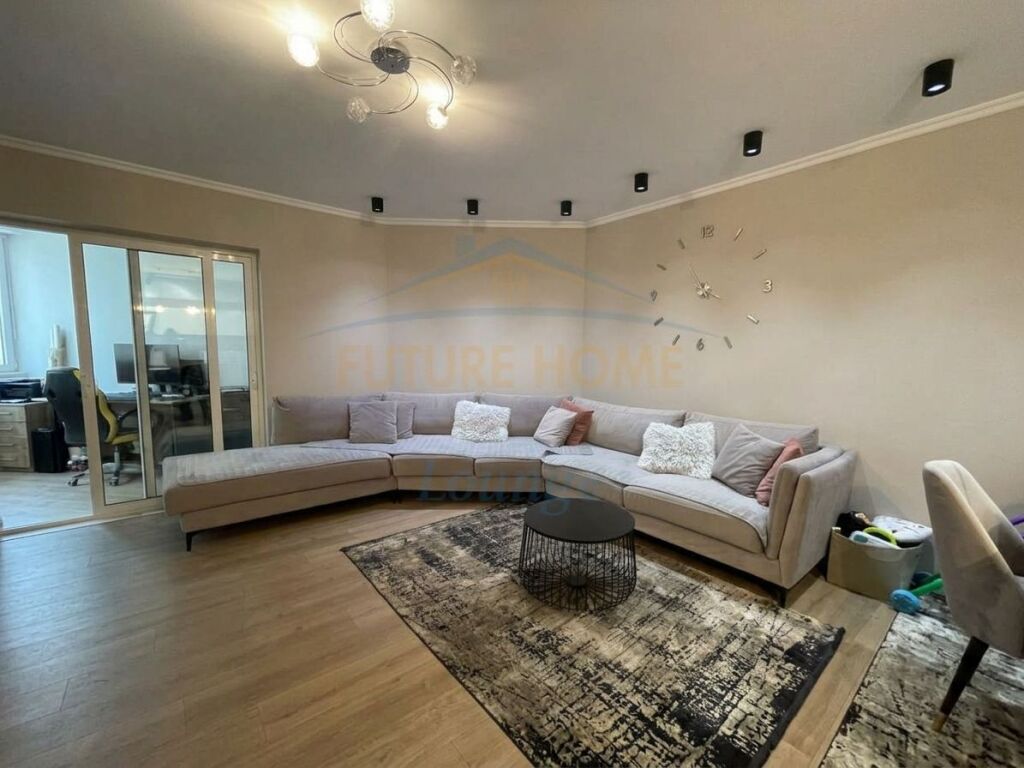 Qera, Apartament 2+1 Komuna E Parisit , Tiranë.