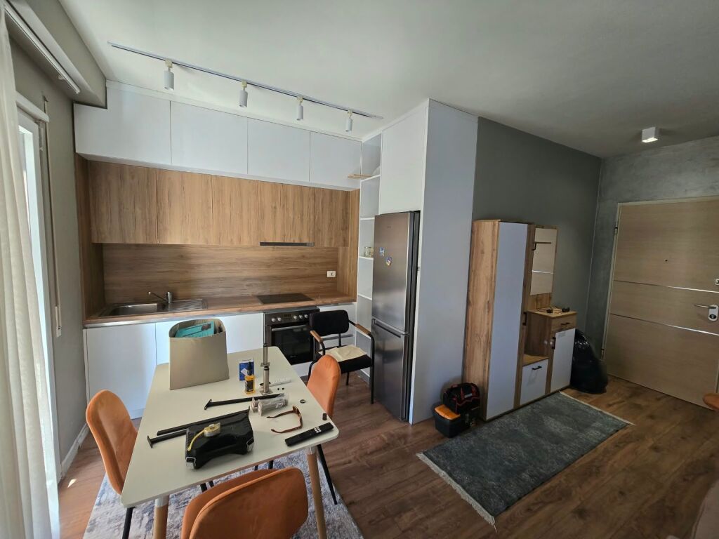 Apartament 1+1 me Qera Qender (Bulevardi Zogu i Pare) ID 5762