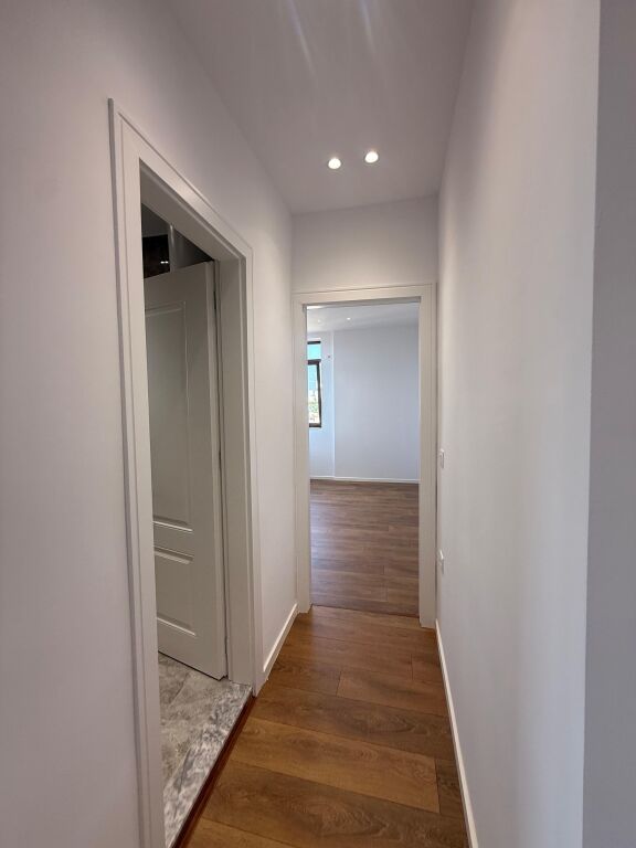 Shitet Apartament 2+1 📍 Selitë, pranë Supermarket Xhangollit