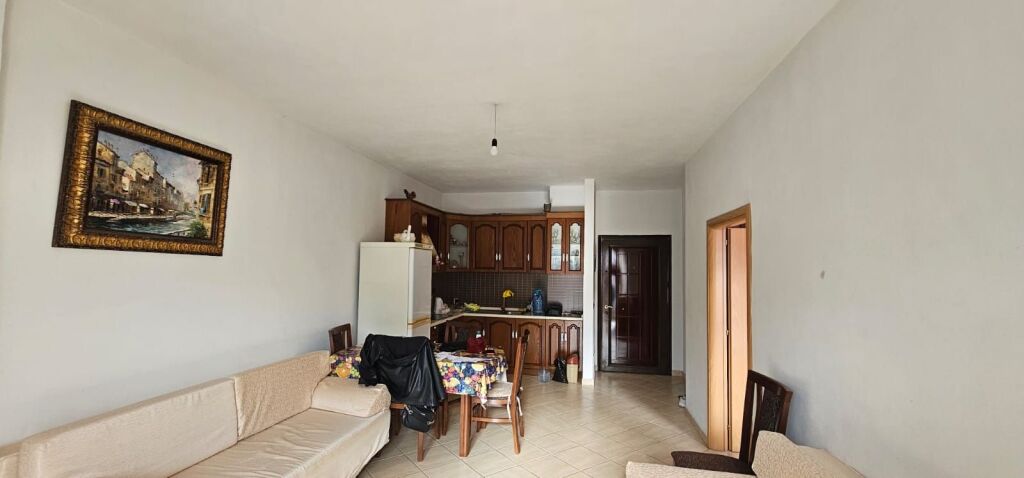 1+1, approssimativamente a nela 6, 450 leke