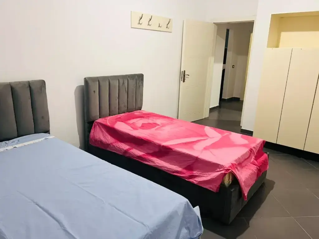 Apartament 2+1 me qera prane Restorant Freskut