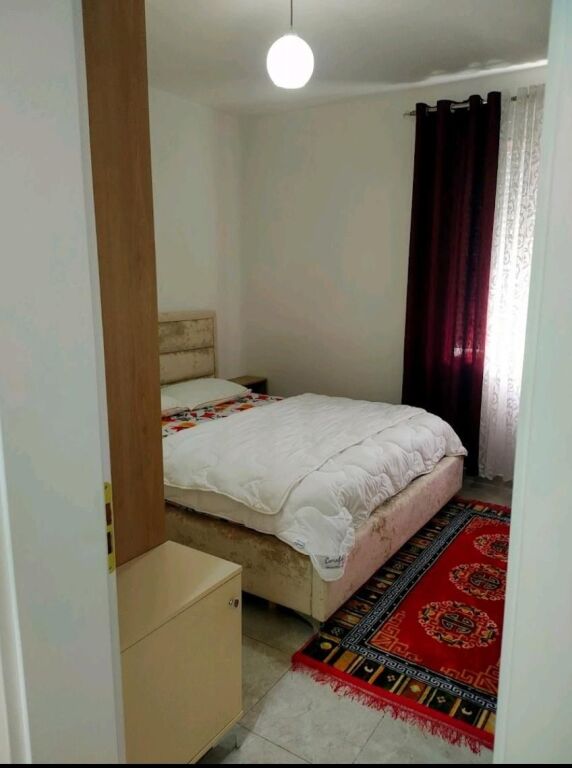 Shitet Apartament 2+1 ne Kamez ne Rrugen Demokracia
