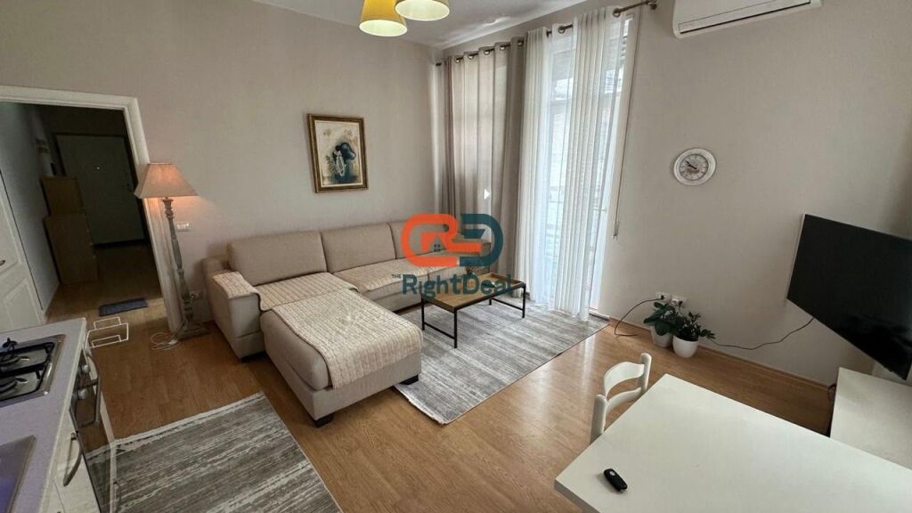 Tek Kopshti Botanik, Shitet Super Apartament 1+1 Totalisht I Investuar !!