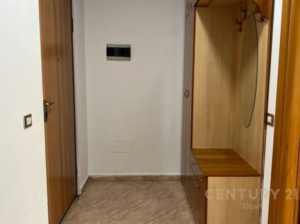 Apartament 3+1+2 tualete me qira te Zogu i Zi.
