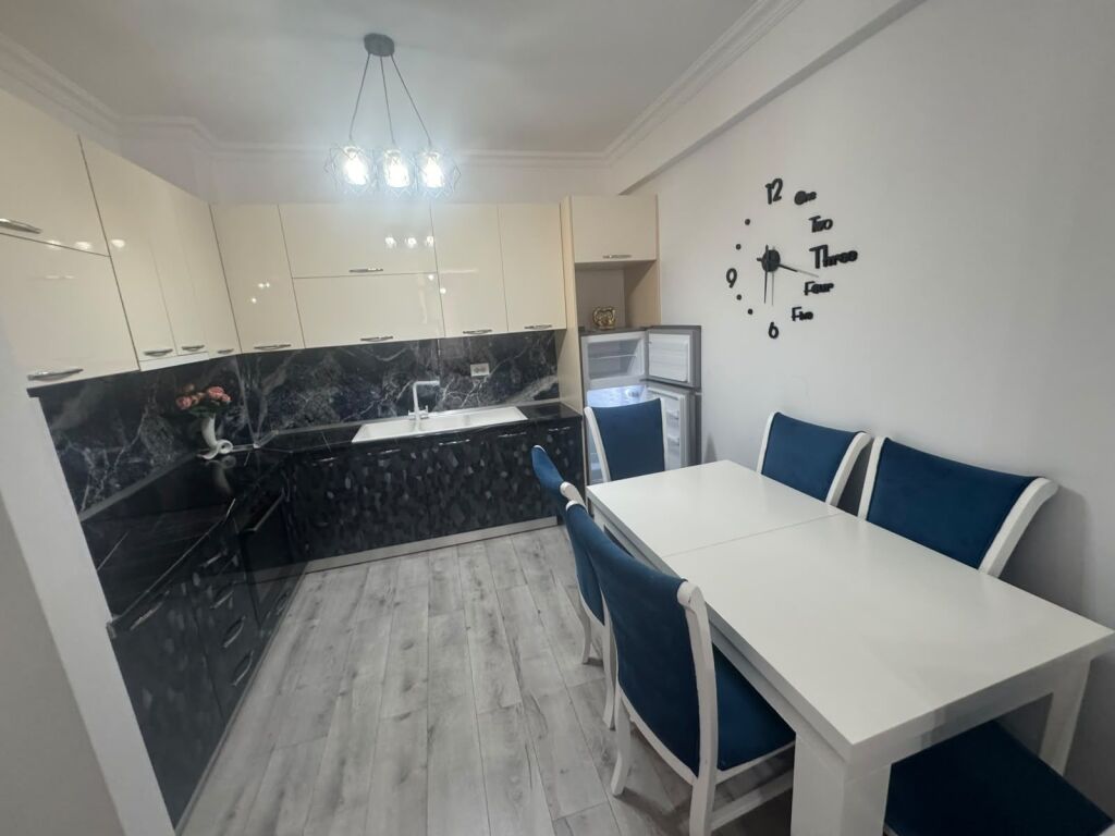Vendesi appartamento 2+1 ad Astir