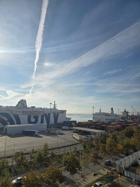 SHITET APARTAMENT 2+1 | RRUGA E PORTIT, DURRËS   322,000 €