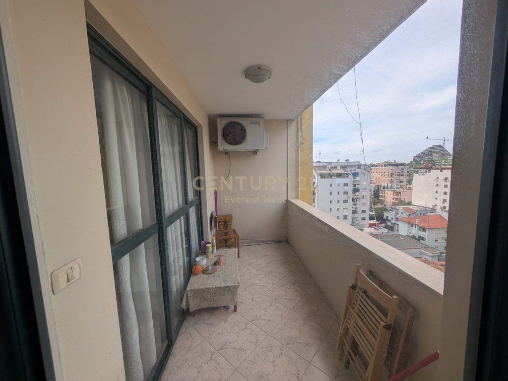 Jepet me qira apartament 2+1+2 ne BLLOK.