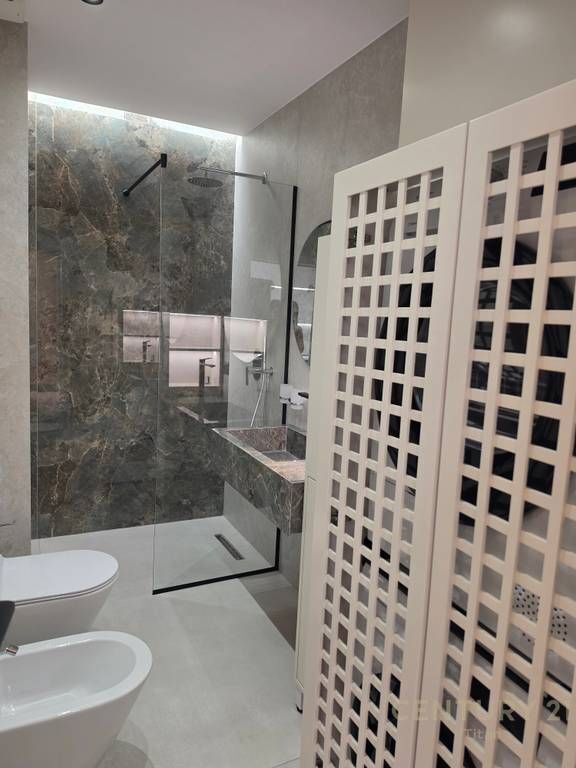 Jepet me qira apartament modern 1+1 te Liqeni i Thate!