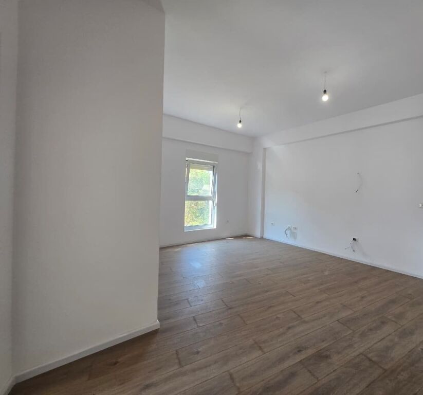 Shitet apartament 2+1 tek Rezidenca Kaimi , Ali Demi .