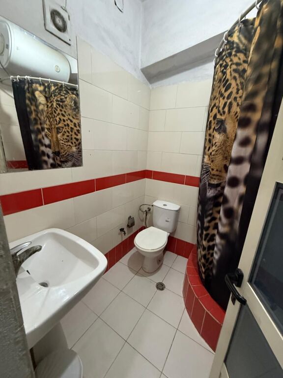 Apartament 1+1 me qera tek Zogu i Zi ( 33,000 leke)
