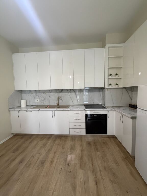Appartamento in affitto 1+1 +posto parcheggio 60.000 lek
