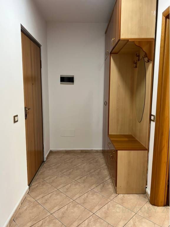 Apartament 3+1+2 tualete me qira te Zogu i Zi. 1,200 € /Muaj