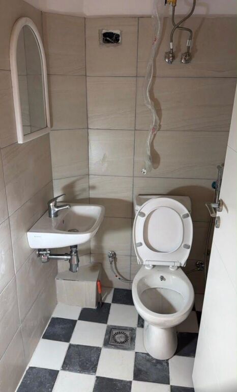 Rent | Ambjent Biznesi | Rruga e Dibrës | 500 €/month