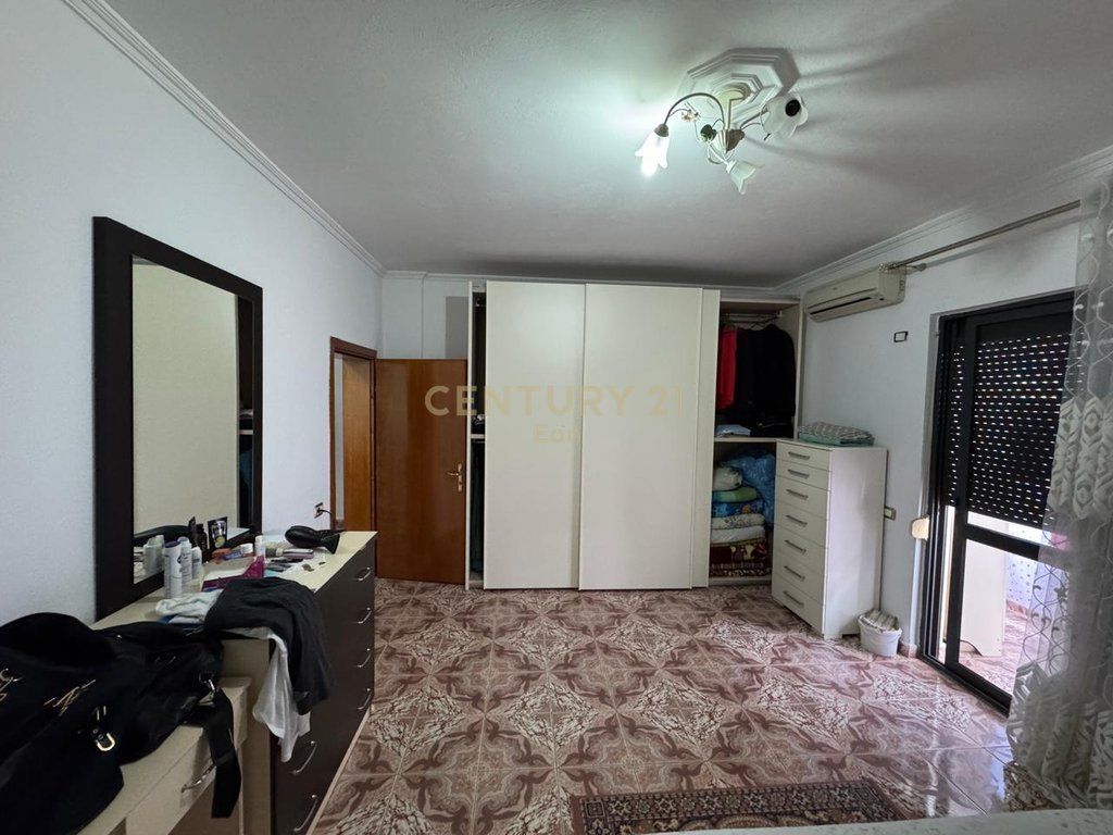 SHITET APARTAMENT 2+1 ME GARAZHD, DURRES !