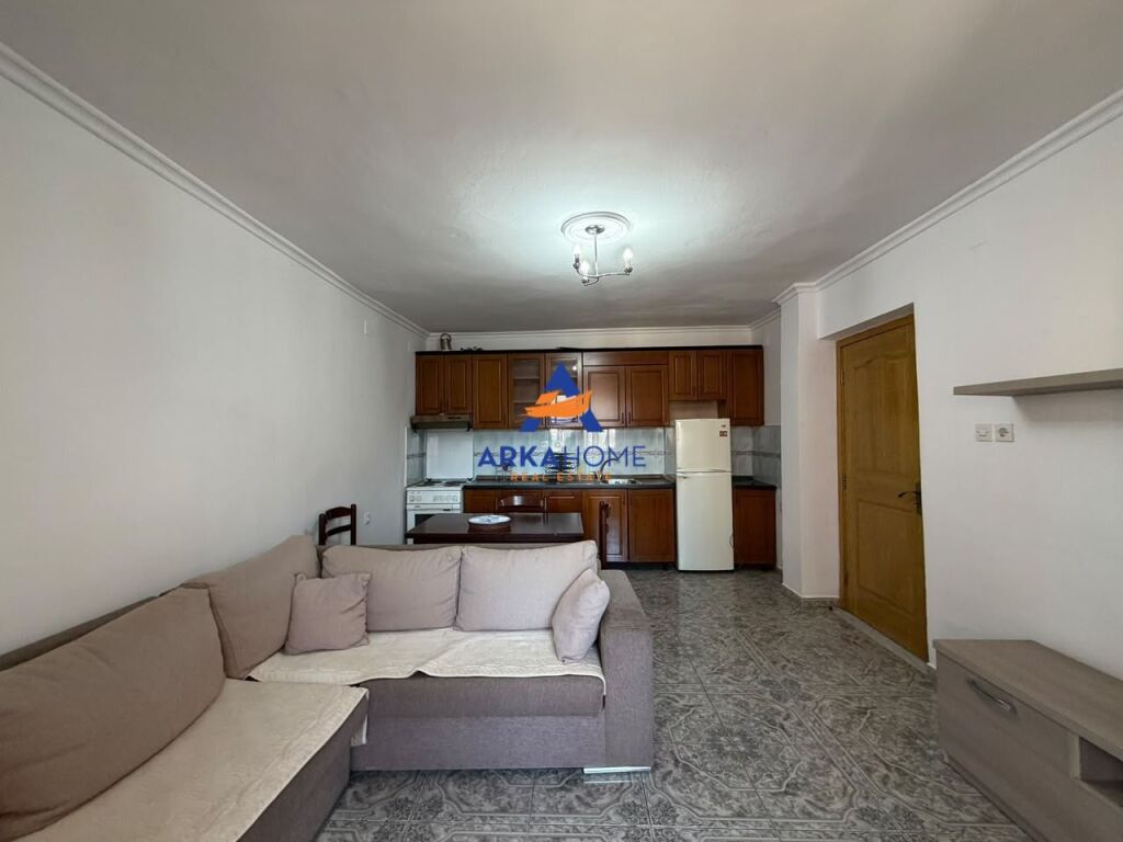 SHITET APARTAMENT 1+1+BALLKON "TE STACIONI I TRENIT" 13000000 LEKE