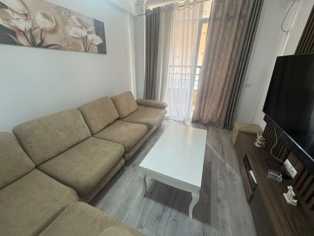 Vendesi appartamento 2+1 ad Astir