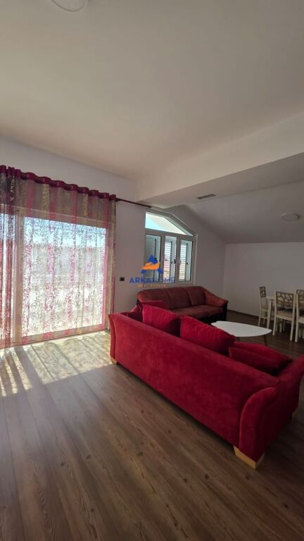SHITET VILE 4 KATESHE "KODRA E PRIFTIT" 560.000 EURO