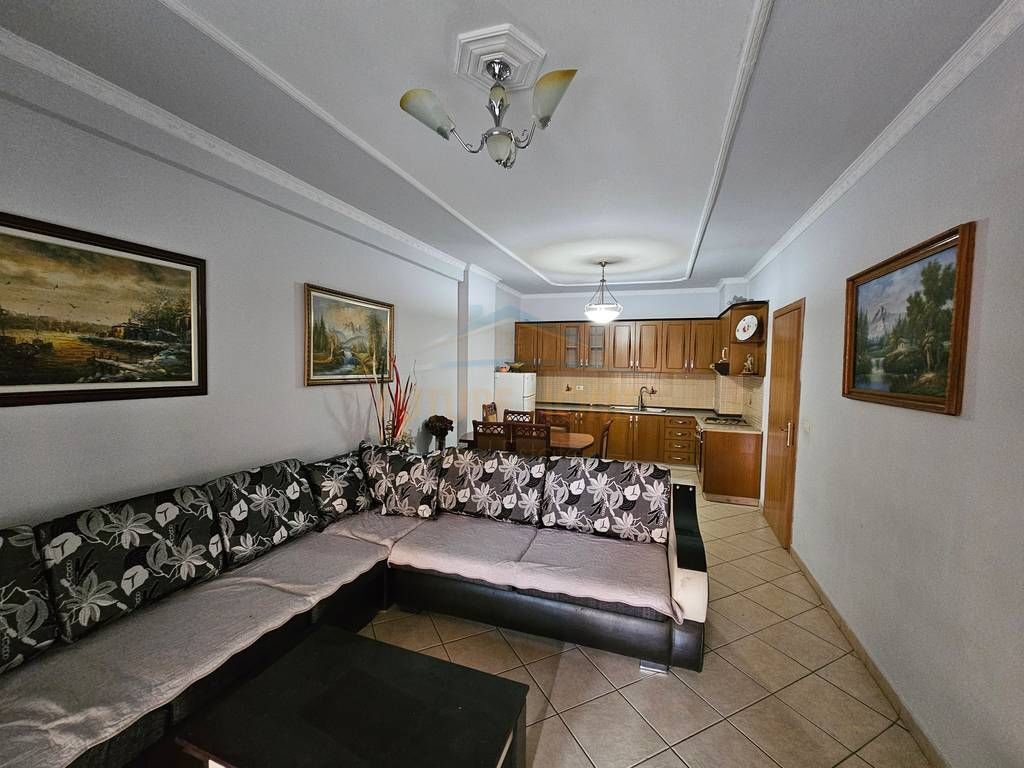 Qera , Apartament 2+1 , Unaza e Re , Tirane