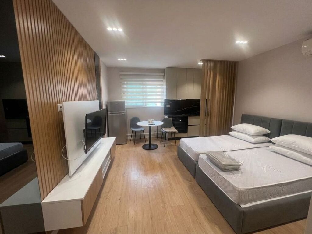 Affitto, Monolocale, Myslym Shyr
