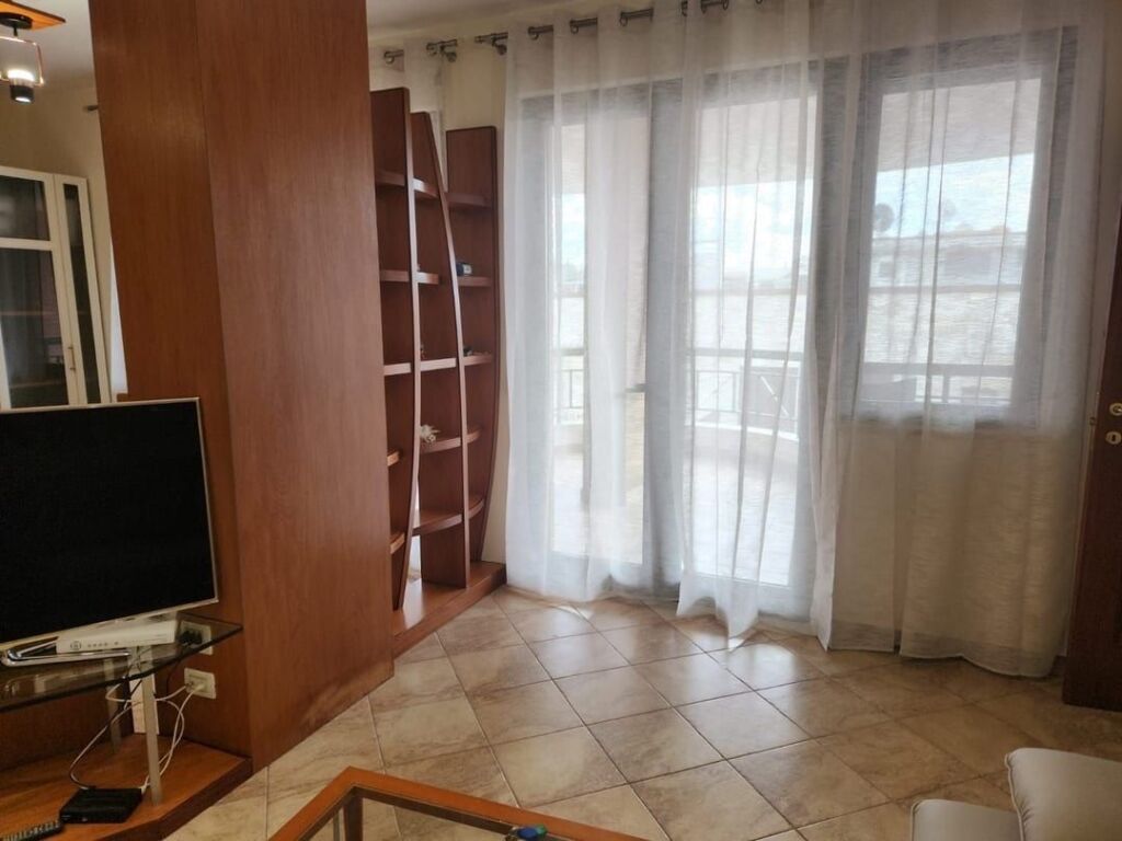 Super appartamento 2+1 a Ibrahim Rugova, vicino a Piazza "Nënë Tereza"
