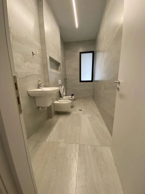 ZYRE ME QERA 115 M2 VASIL SHANTO 130.000 LEKE FH-97243