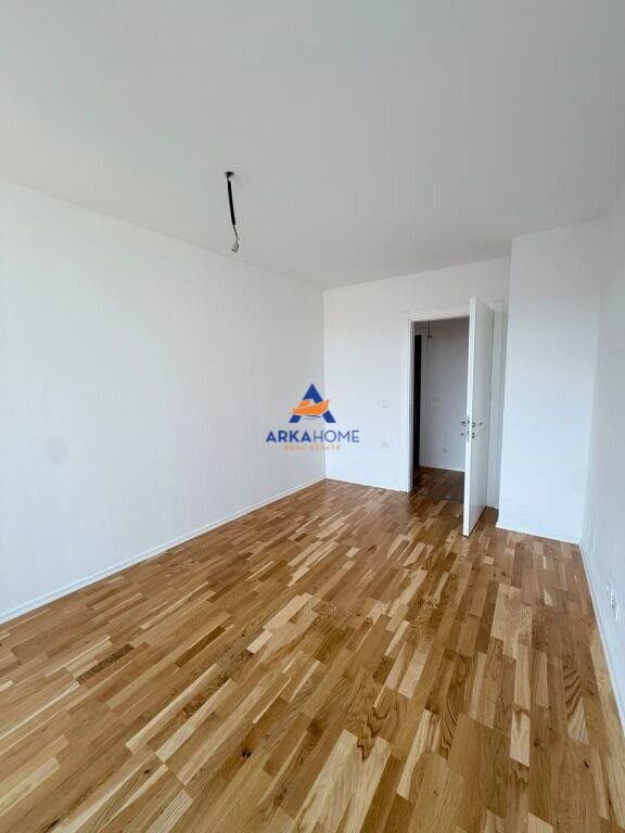 JEPET APARTAMENT ME QERA 2+1+BALLKON "LIQENI ARTIFICIAL" 1650 EURO
