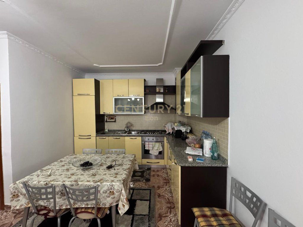 SHITET APARTAMENT 2+1 ME GARAZHD, DURRES !