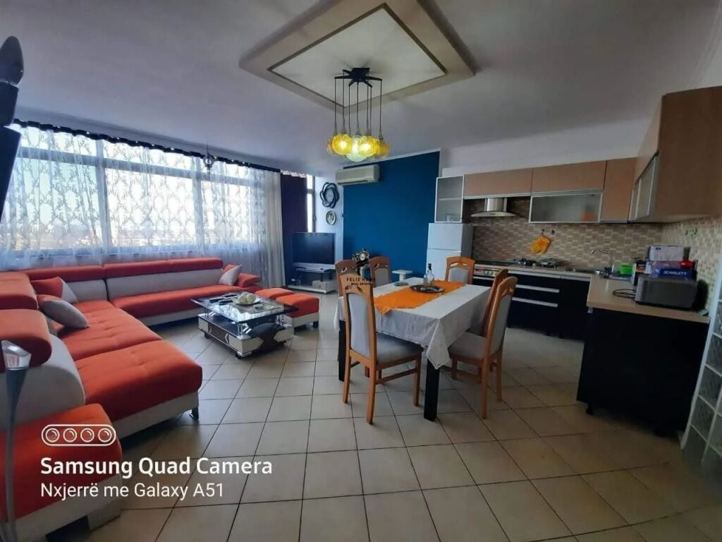 APARTAMENT ME QERA 3+1+2+3 RRUGA E KAVAJES 100.000 LEKE FH-97267
