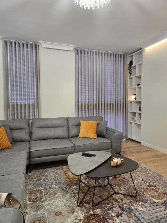 APARTAMENT 2+1+PARKIM  ME QIRA –  PRANE URES SE NISHARAKUT