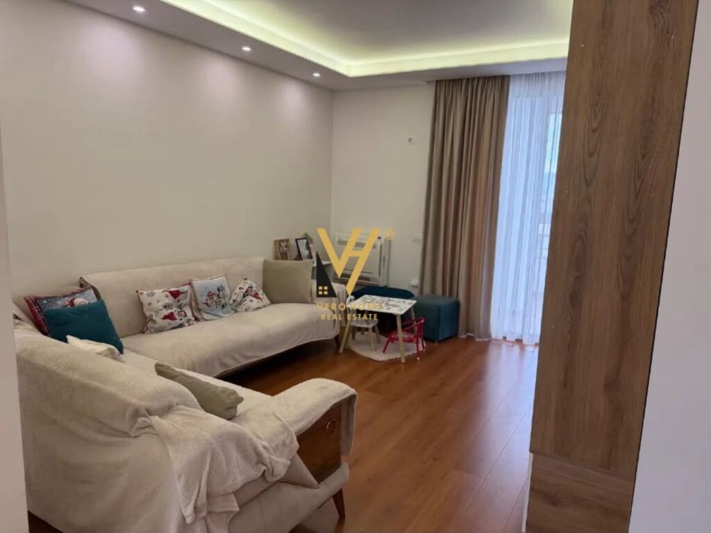 JEPET APARTAMENT 2+1+2+BLK ME QERA TE LIQENI THATE 75.000 LEKE