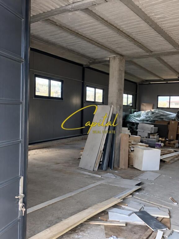 AMBIENT BIZNESI ME QIRA 150 M2 RRUGA JORDAN MISJA 600 EURO