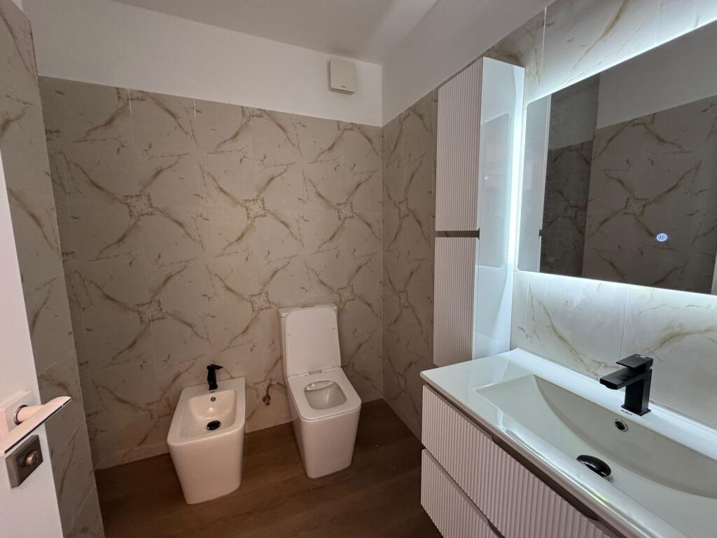 Jepet apartament me qera 2+1+2+2