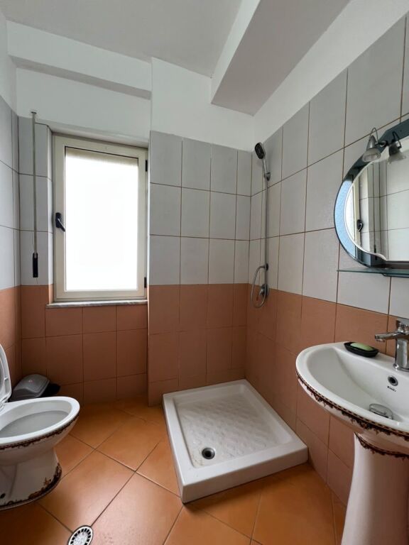 APARTAMENT 1+1 ME QIRA – ILIRIA PLAZH, DURRËS 🌊