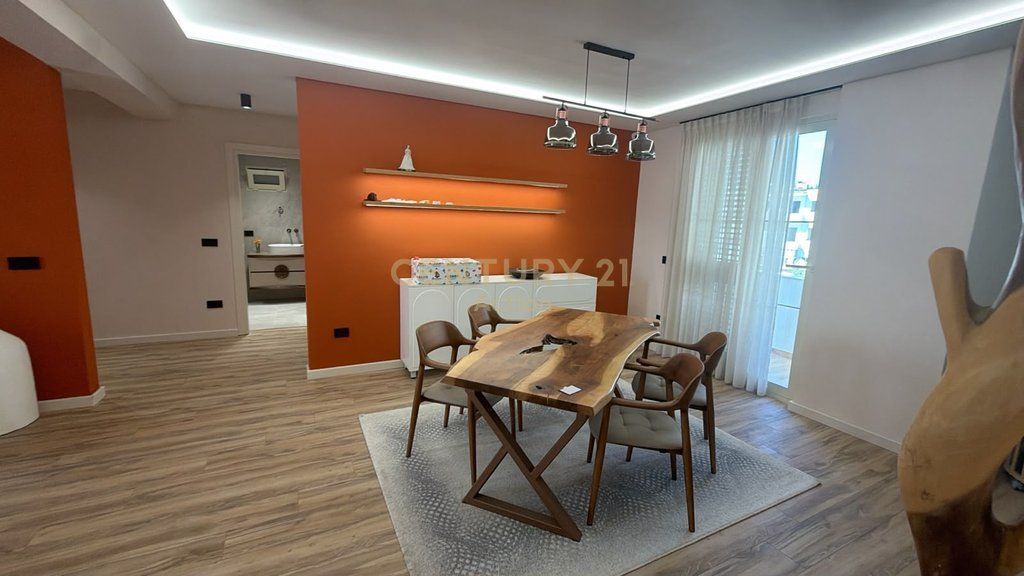 SHITET APARTAMENT 2+1 | RRUGA E PORTIT, DURRËS   322,000 €