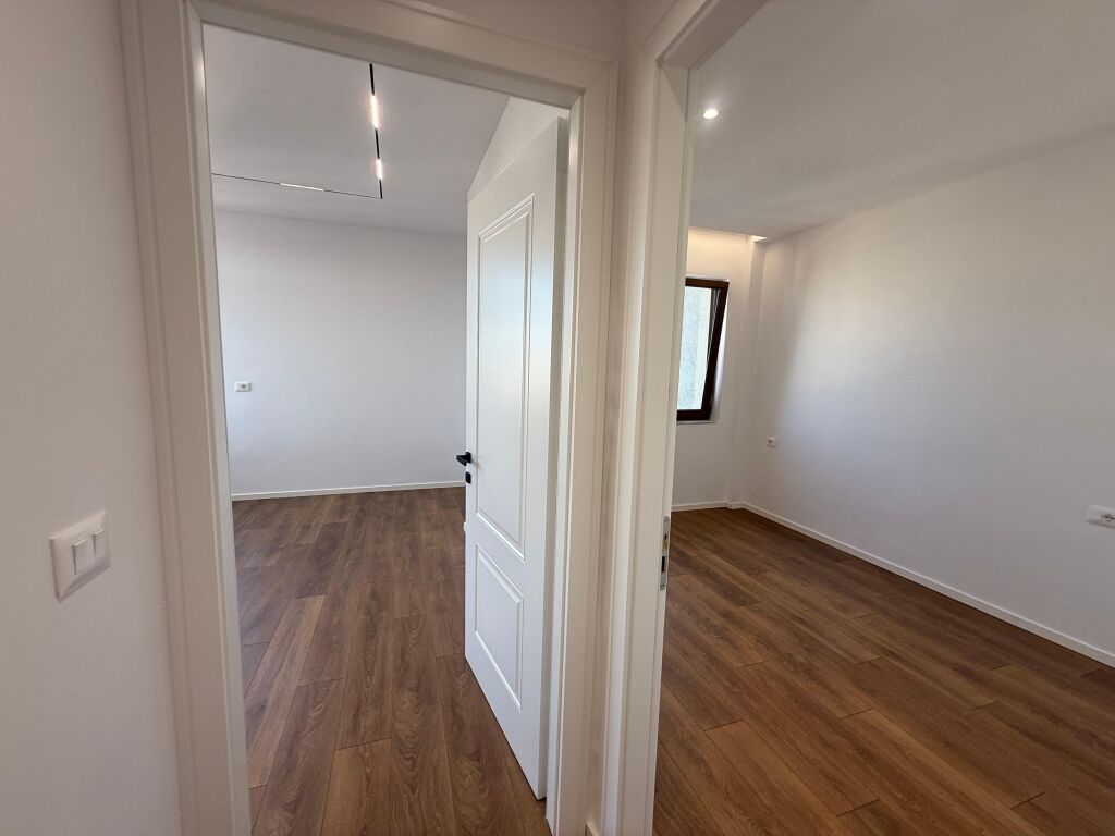 Shitet Apartament 1+1 📍 Selitë, pranë Supermarket Xhangollit